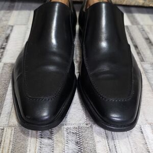 Magnanni Black Smooth Leather Slip-On Loafers